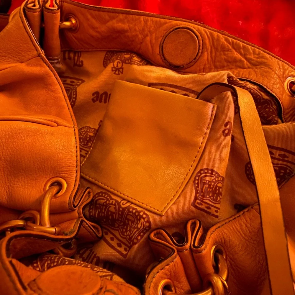 Juicy Couture Tan Leather Shoulder Bag with Gold-Tone Logo - Picture 9 of 13